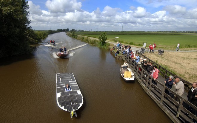 Frisian Solar Challenge gets underway - Photo courtesy Frisian Solar Challenge, Hoge Noorden / Jacob Van Esse © SW